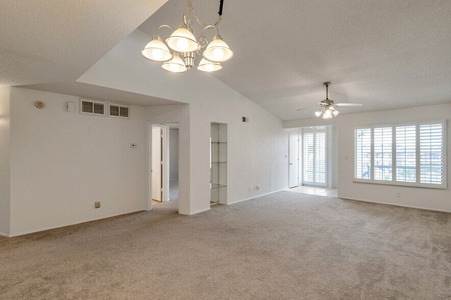 Building Photo - 16739 E El Lago Blvd