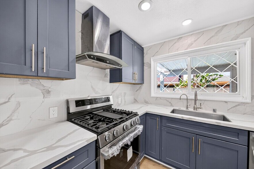 Building Photo - 8321 Santa Margarita Ln