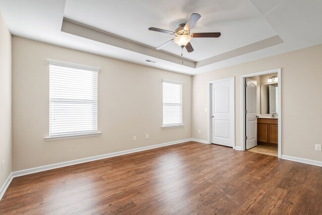 Building Photo - Refined Living: 3BR Townhome in Morrisville’s Keystone Park!