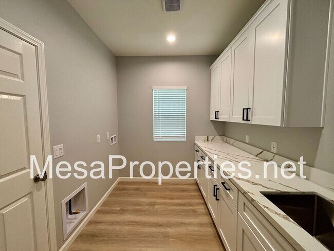 Building Photo - 14473 Dove Canyon Dr