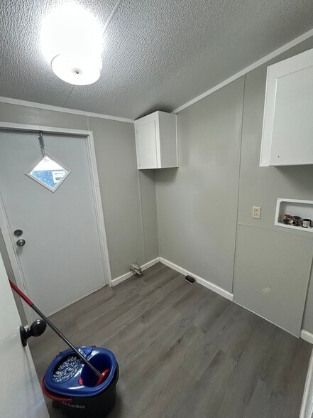 Building Photo - 4329 W Park Row Blvd