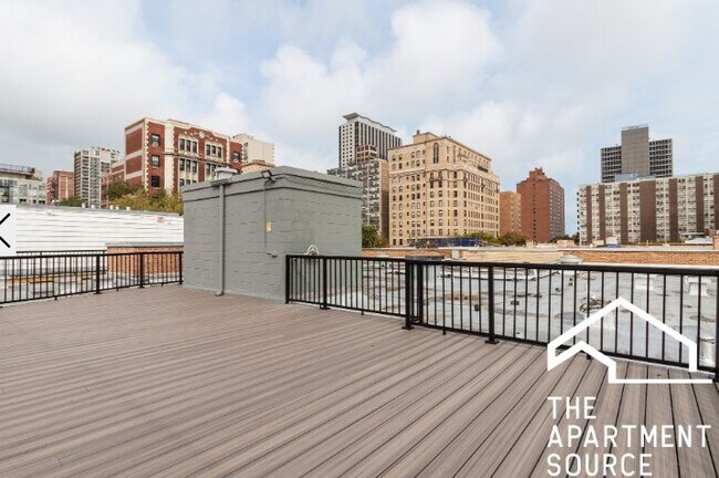 Building Photo - 445 W Barry Ave