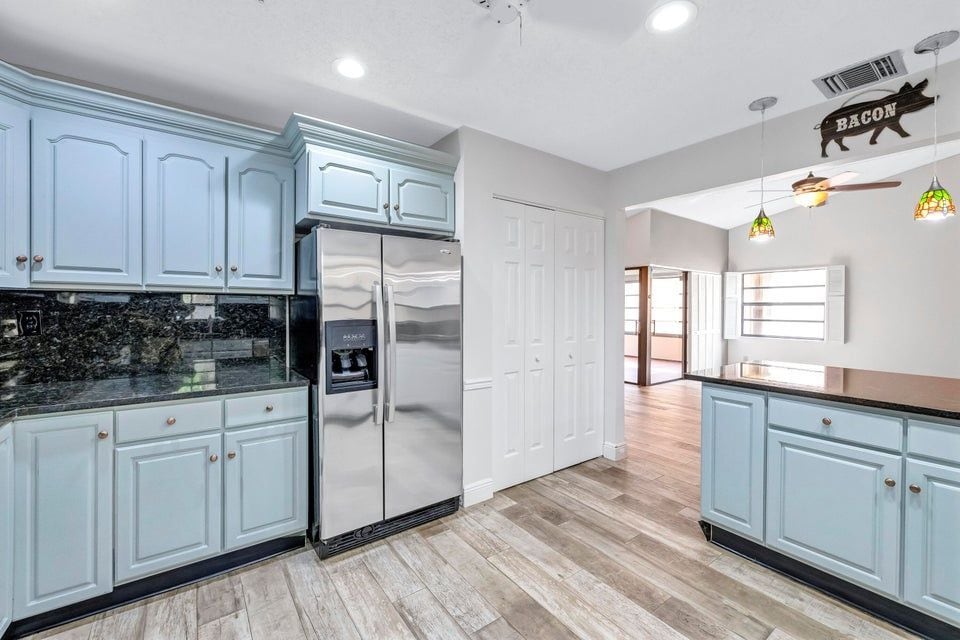 Building Photo - 2075 NW 15th Pl