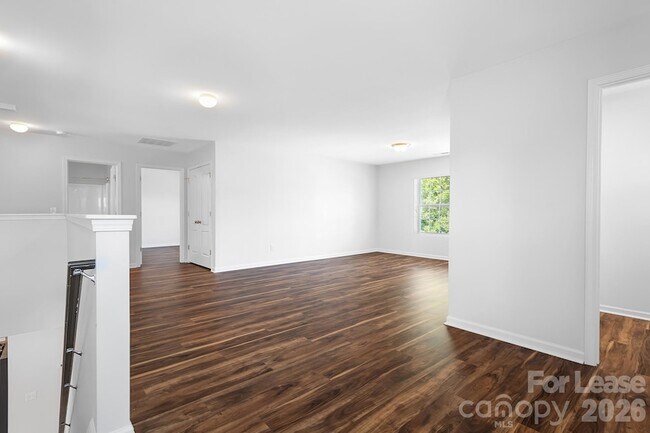Building Photo - 2059 Blue Iris Dr