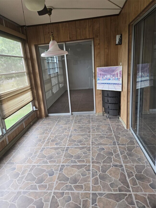 Building Photo - 3301 Aruba Way