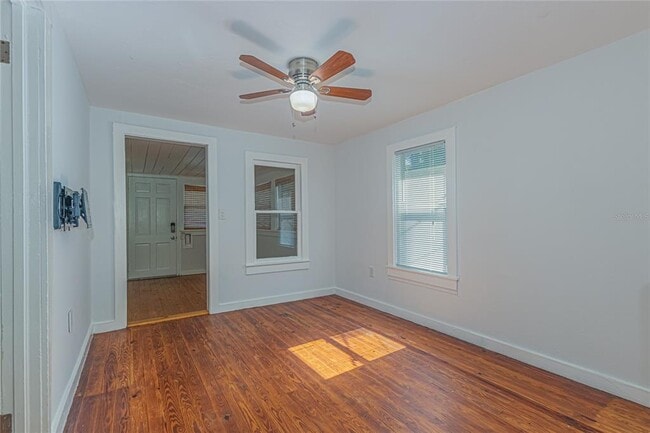 Building Photo - 1120 E Minnesota Ave