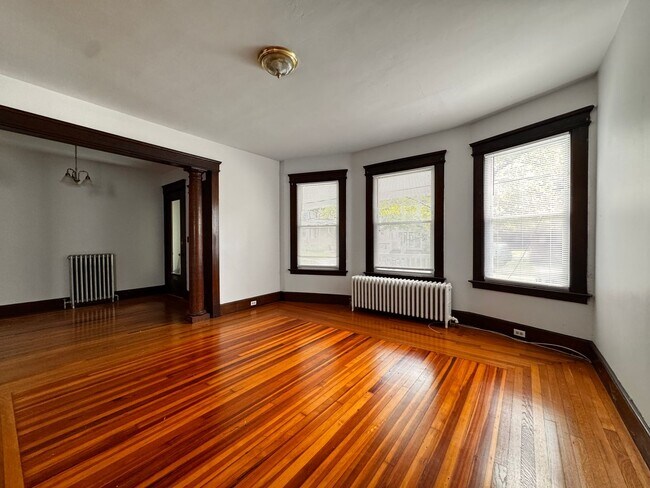 Building Photo - 126 Mansfield St