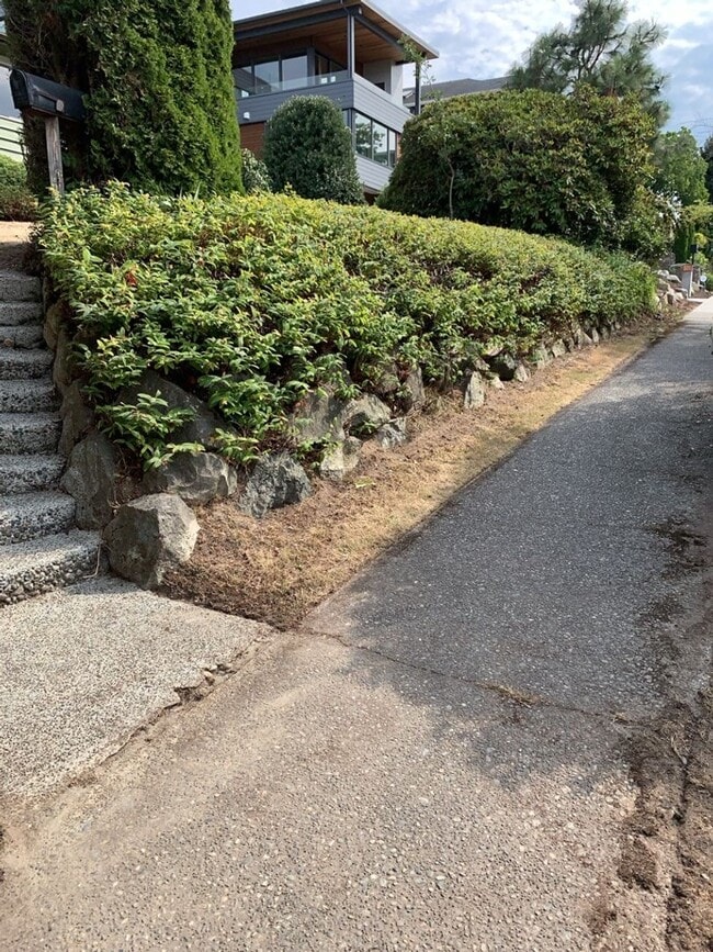 Building Photo - Large Lot with Sound and Mountain views - ...