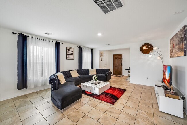 Building Photo - 16502 Live Oak Canyon Dr