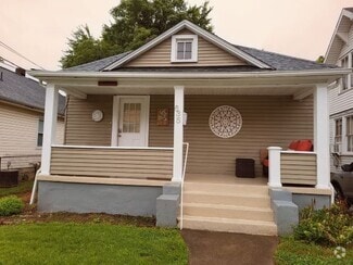 Building Photo - 635 Mountain Ave SE