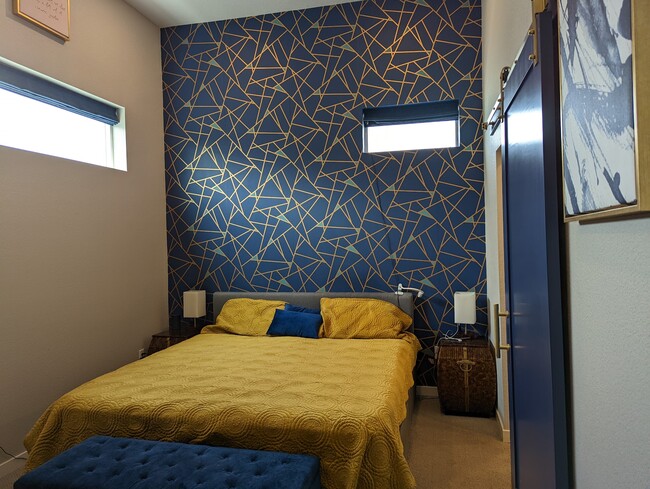 Building Photo - 1621 West 67th Cir