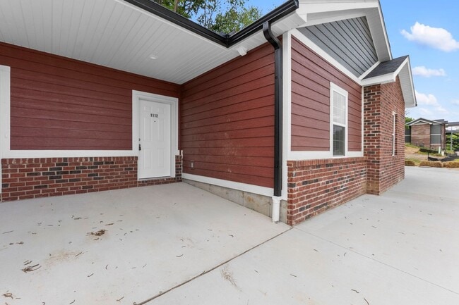 Building Photo - 1112 Bertling St