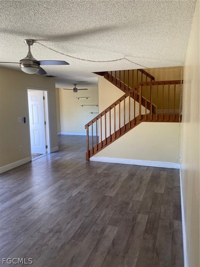 Building Photo - 5245 Cedarbend Dr