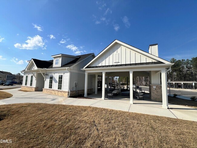 Building Photo - 852 Bullhorn Dr