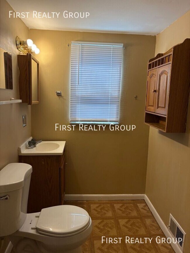 Building Photo - 5290 Derby Rd