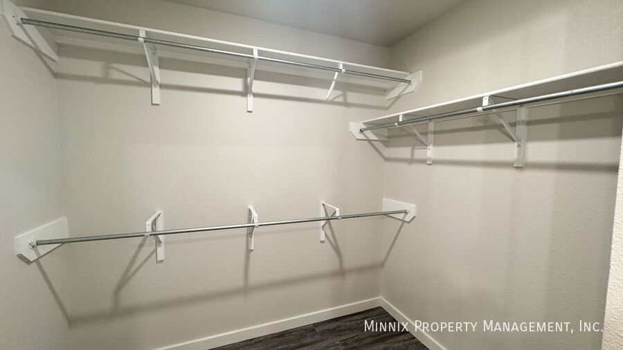 Building Photo - 8007 Date Ave