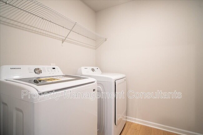 Building Photo - 22857 Dashwood Ln