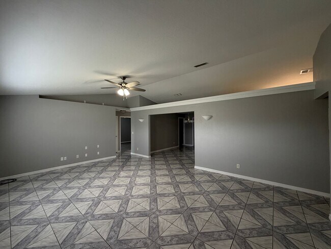 Building Photo - Morriston - 19 ACRE HIDDEN GEM!! **Won't Last**