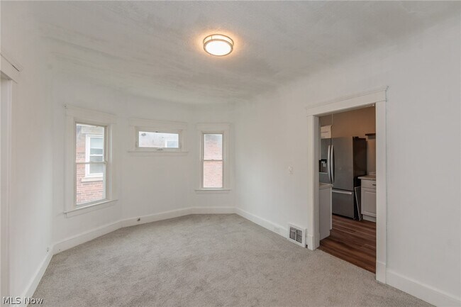 Building Photo - 1519 Ridgewood Ave