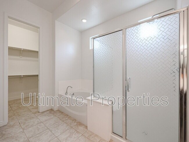 Building Photo - 28422 N 131st Dr