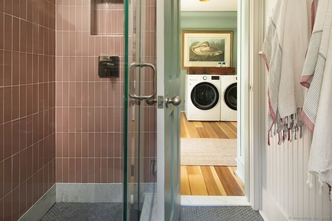 Building Photo - 16 Under Mountain Rd