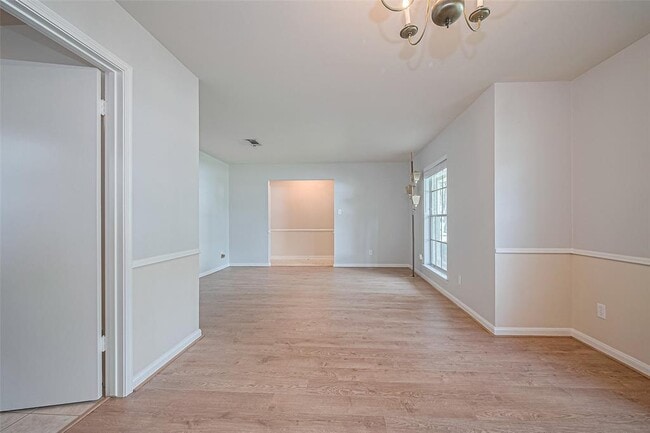 Building Photo - 2530 Bandelier Dr