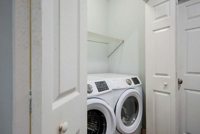 Building Photo - 1055 Peeples St SW
