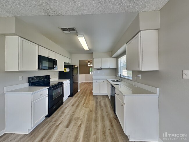 Building Photo - 1507 Crossridge Dr