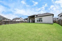 Building Photo - 10235 Forest Lake Dr