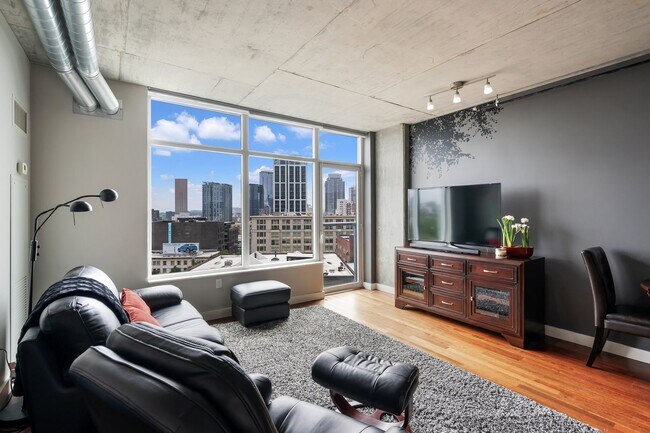 Building Photo - Civic Condominiums - FURNISHED 8th floor s...