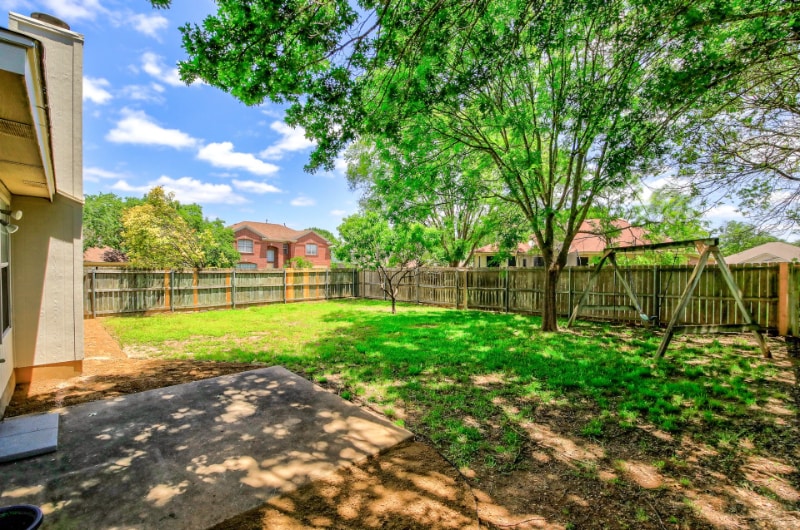 Building Photo - 1806 Oakmont Ln