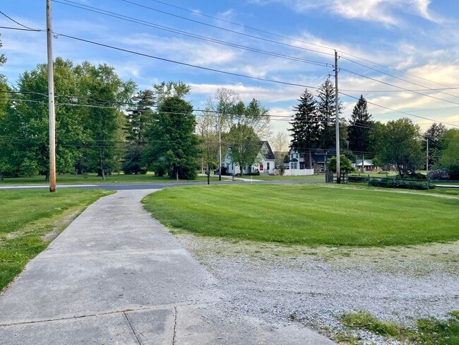 Building Photo - Move-In March & Get 50% Off Your First Month! Charming 2-Bed Northside Home!