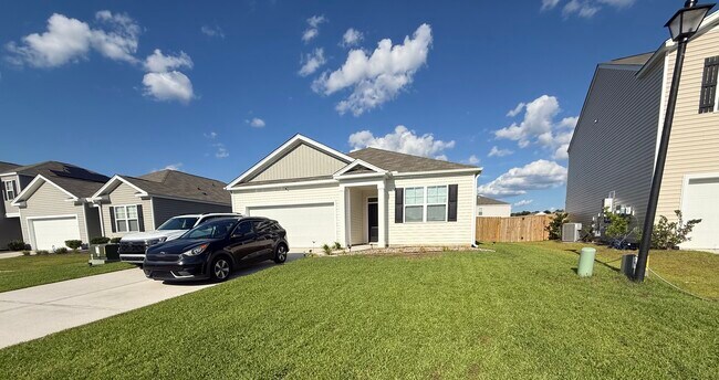 Building Photo - 102 Green Passage Ln