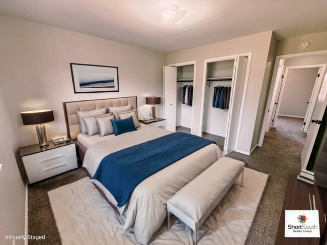 Building Photo - Updated 2 bed 1 bath apartment with covered detached garage