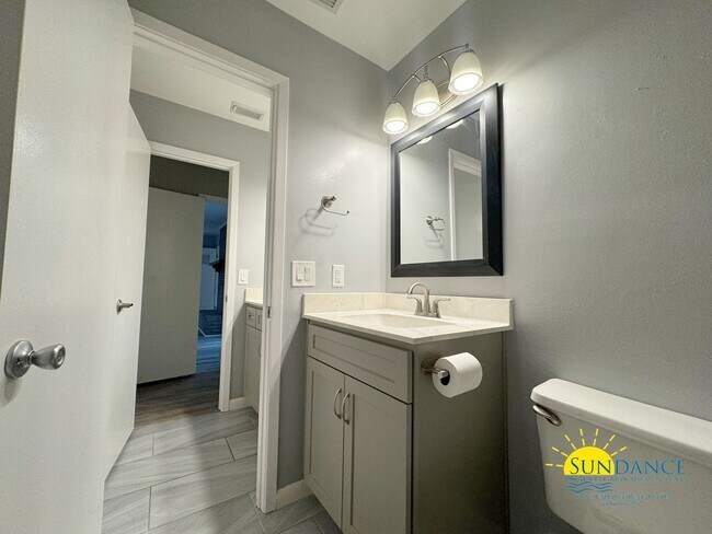 Building Photo - Stunning 4 Bedroom Overbrook Home with a Sparking Pool!