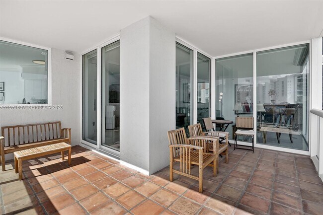 Building Photo - 3370 Hidden Bay Dr