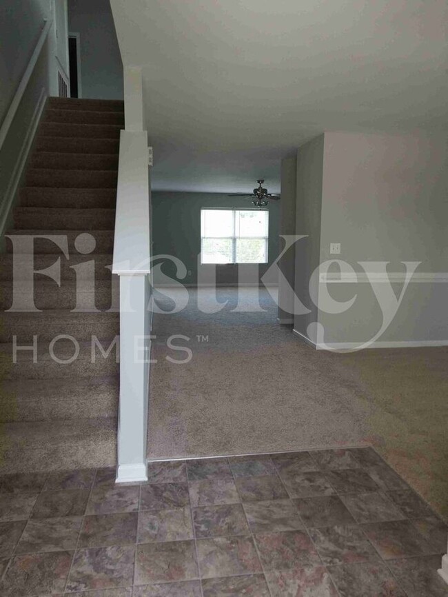 Building Photo - 4406 Vernon Cir SE
