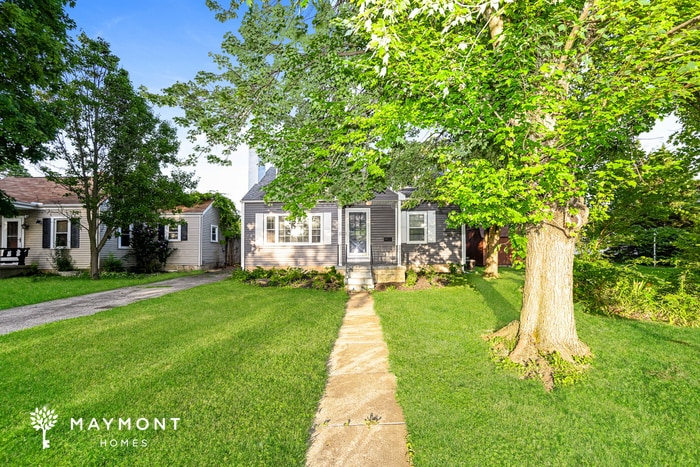 Building Photo - 11 Redbud Dr