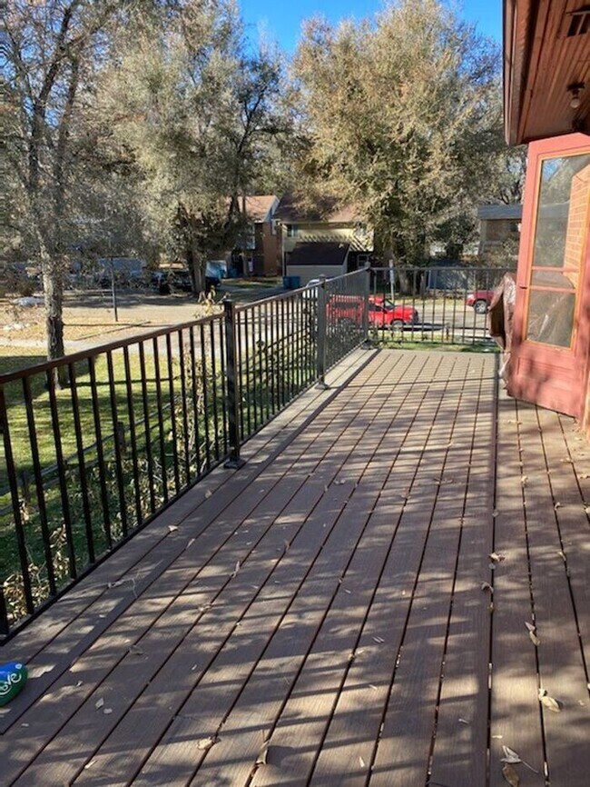 Building Photo - Nestled In A Great Neighborhood! Don't Miss this One Bedroom!