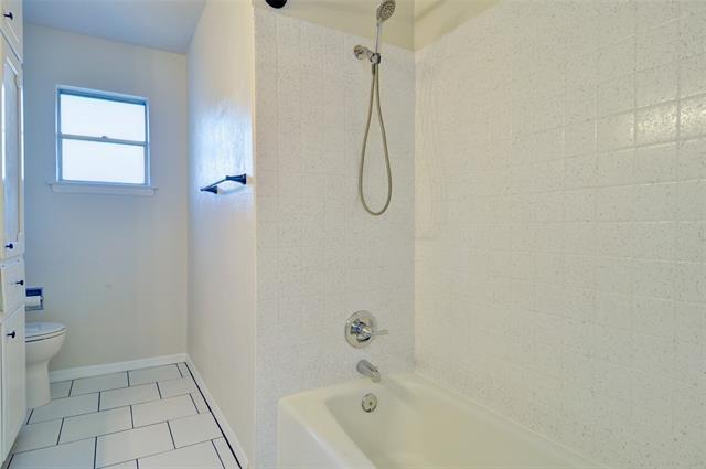 Building Photo - 208 Rolling Hills Dr