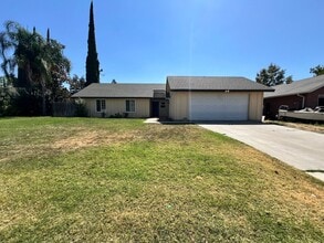 Building Photo - Move-in Ready Madera Home