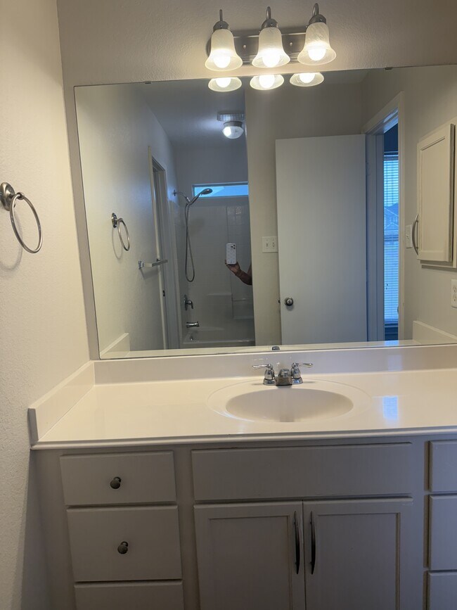 Building Photo - 4039 Southern Trace Dr