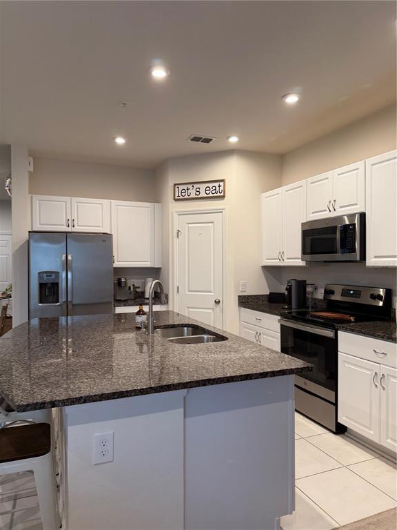 Building Photo - 10597 Salt Grove St