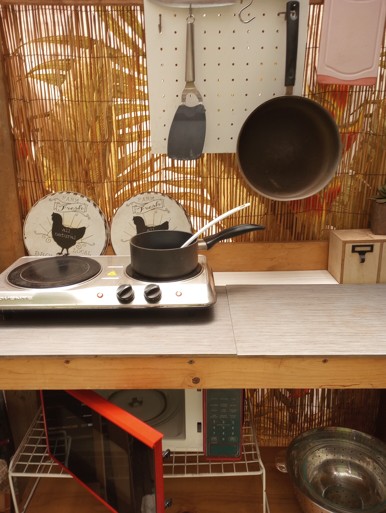 cookware can be provided - 281 Kaikea St