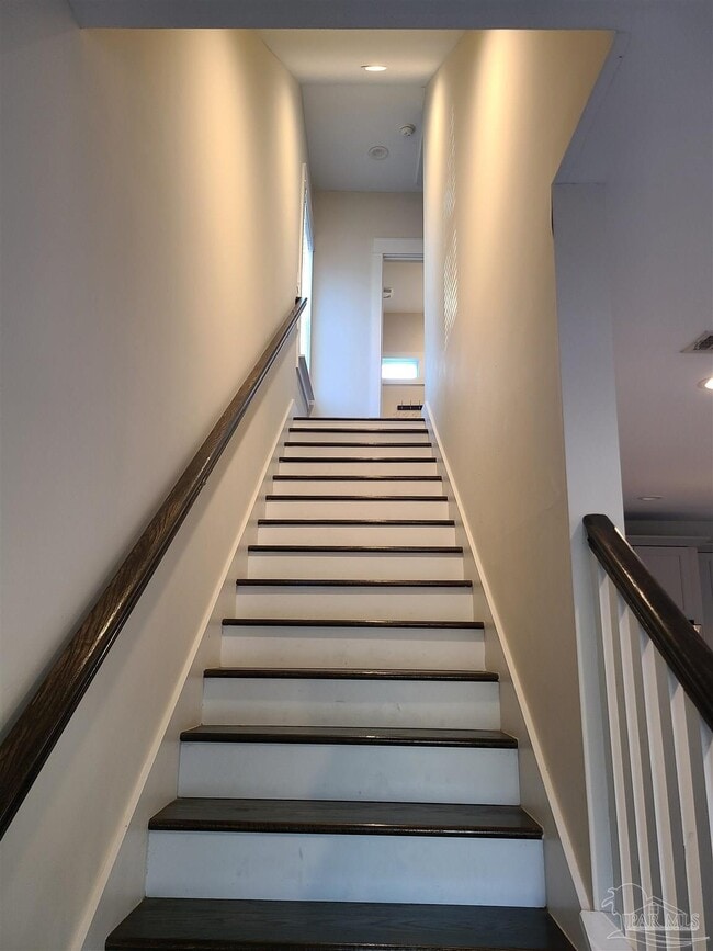 Building Photo - 603 N Reus St