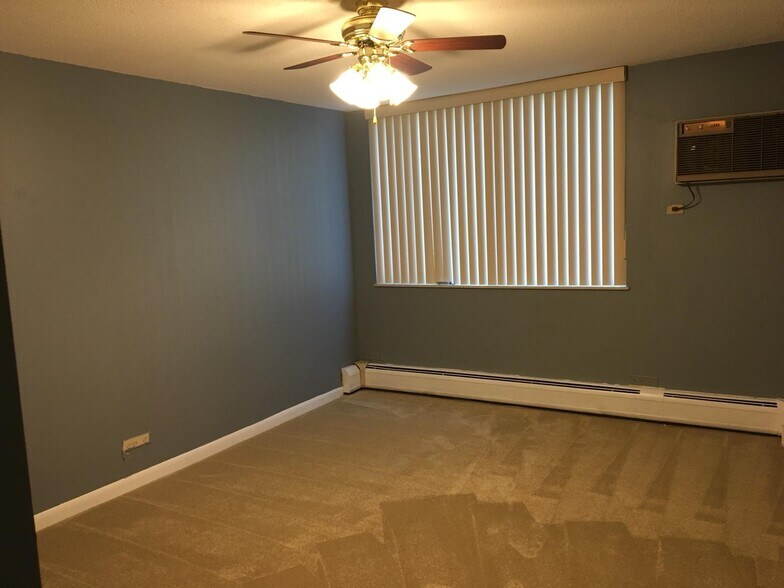 Bedroom - 2201 S Highland Ave