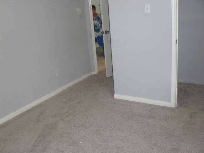 Building Photo - 5742 Saluda Creek Ln