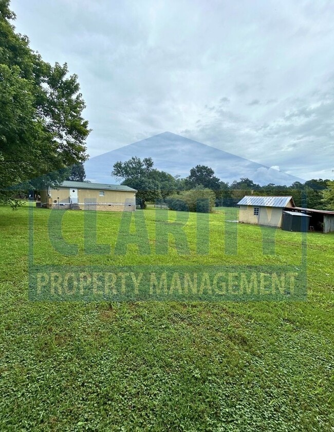 Building Photo - Charming 3-Bedroom with Large Yard