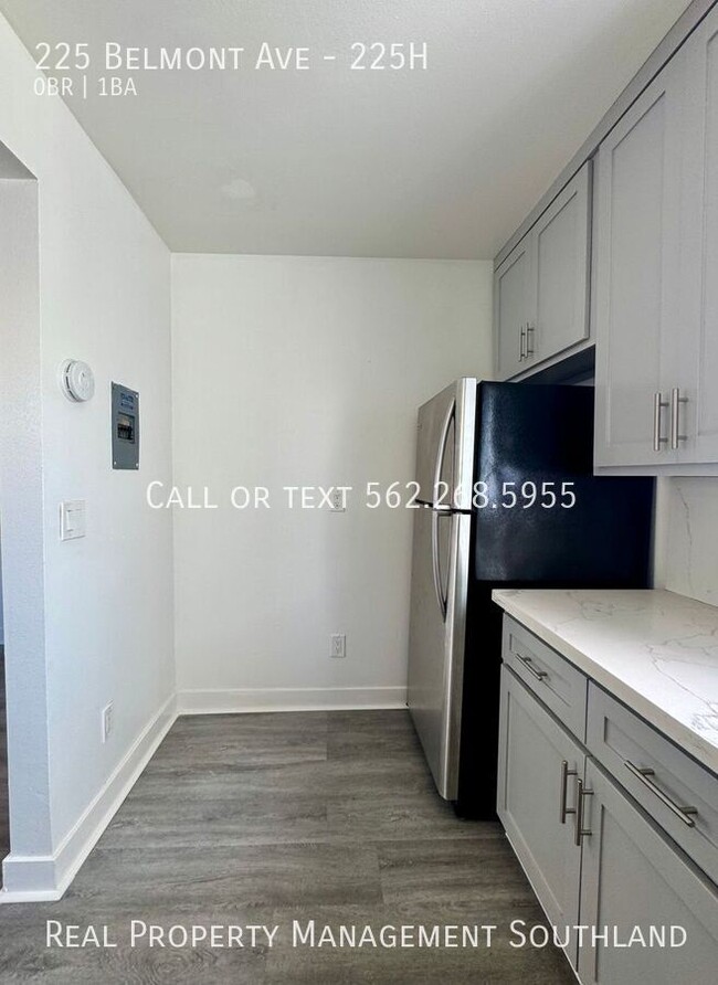 Building Photo - Beautiful Studio Apartment for Rent Long B...