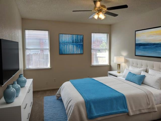 Building Photo - 7216 Park Creek Cir W